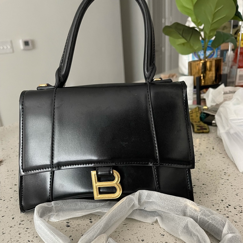 WOMEN'S HOURGLASS XS TOP HANDLE BAG IN BLACK